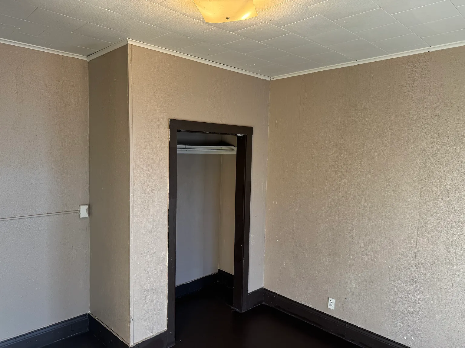 4 bed, $1,100 — Photo 3