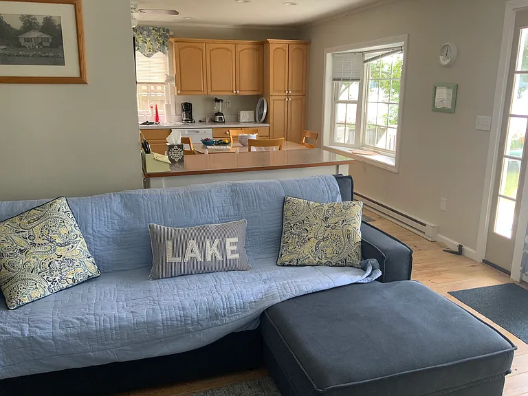 Living room/Dining area