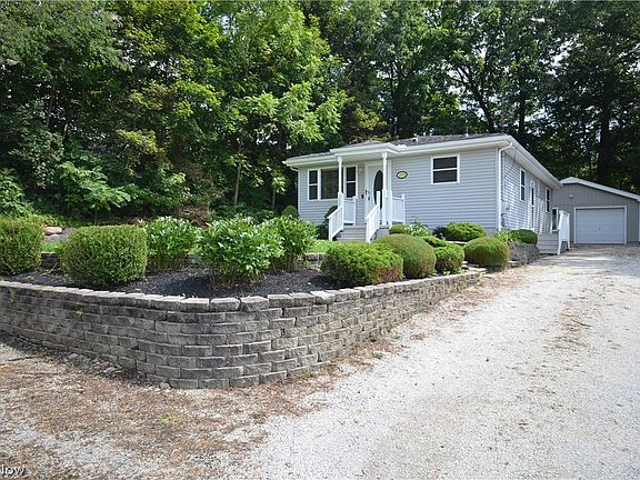 2nd image of 2910 Farmdale Rd