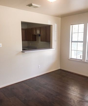 4th image of 1027 John Page Dr