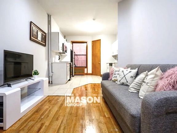 5th image of 597 10th Ave #2SS