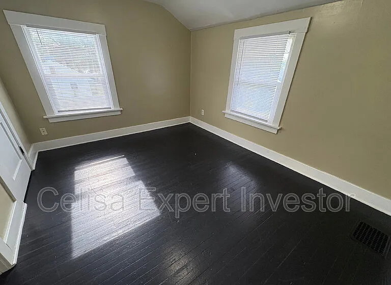 446 Lexington Ave — Photo 7