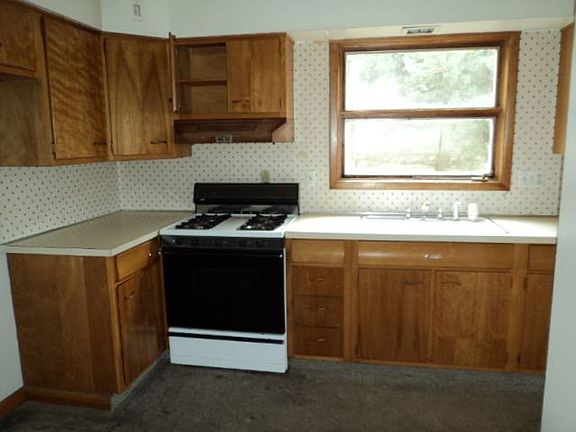 4th image of 732 Westgate Dr