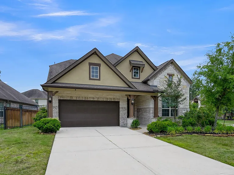 4206 Grand Oaks Wind — Photo 2
