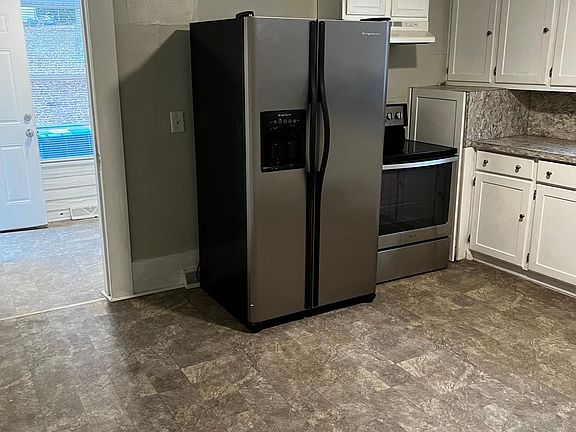4th image of 703 Love St