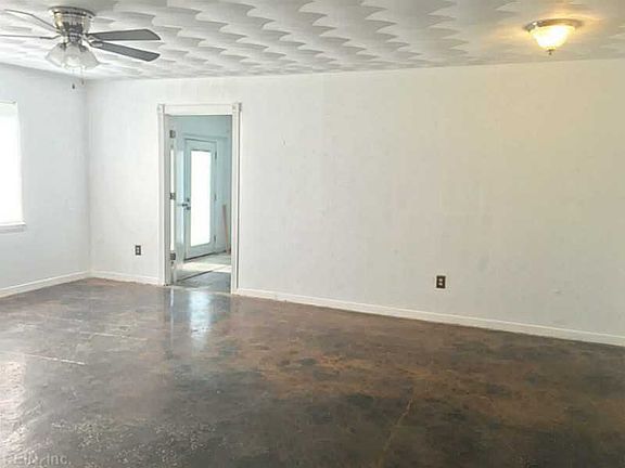 4th image of 3360 Brandywine Dr