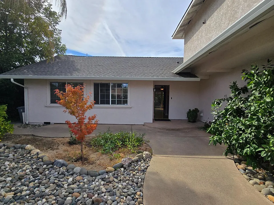 480 Meadowview Dr