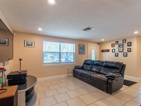 4th image of 7130 Castanea Dr