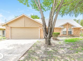 2409 Hallmark St, Grand Prairie, TX 75052