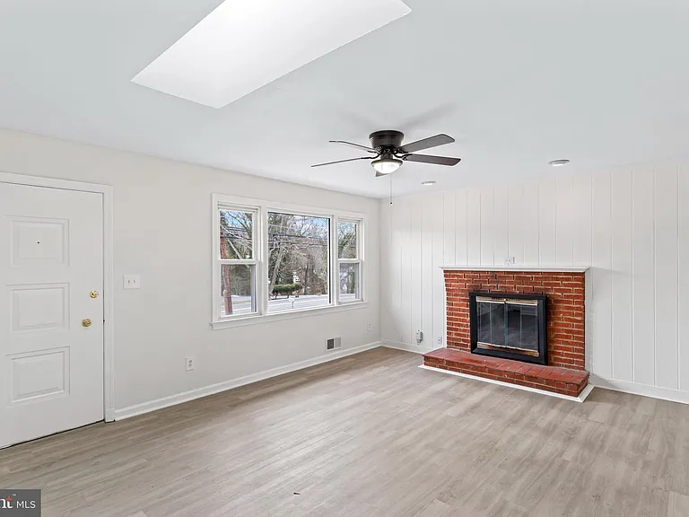 4502 Henderson Rd — Photo 9