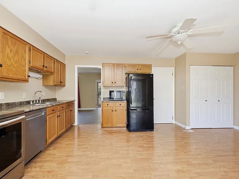 510 W Market St — Photo 7