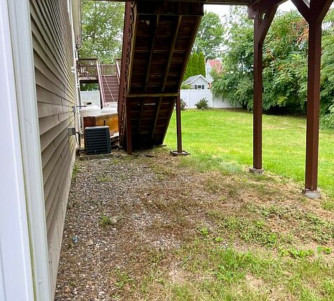 3rd image of 32 Fielding St