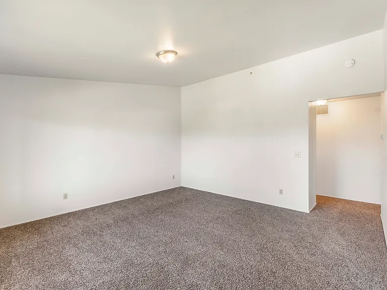 Aspen Heights Apartments — Photo 11