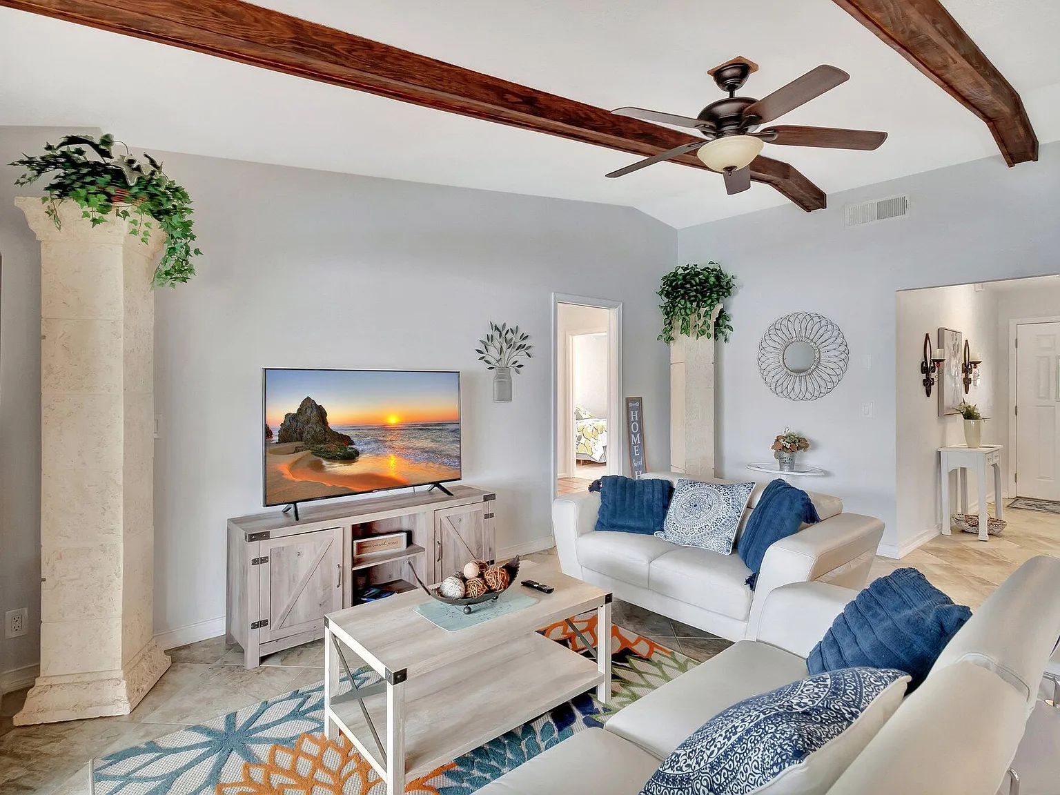 4 bed, 2.0 bath, 1665 sqft, $5,200 — Photo 2