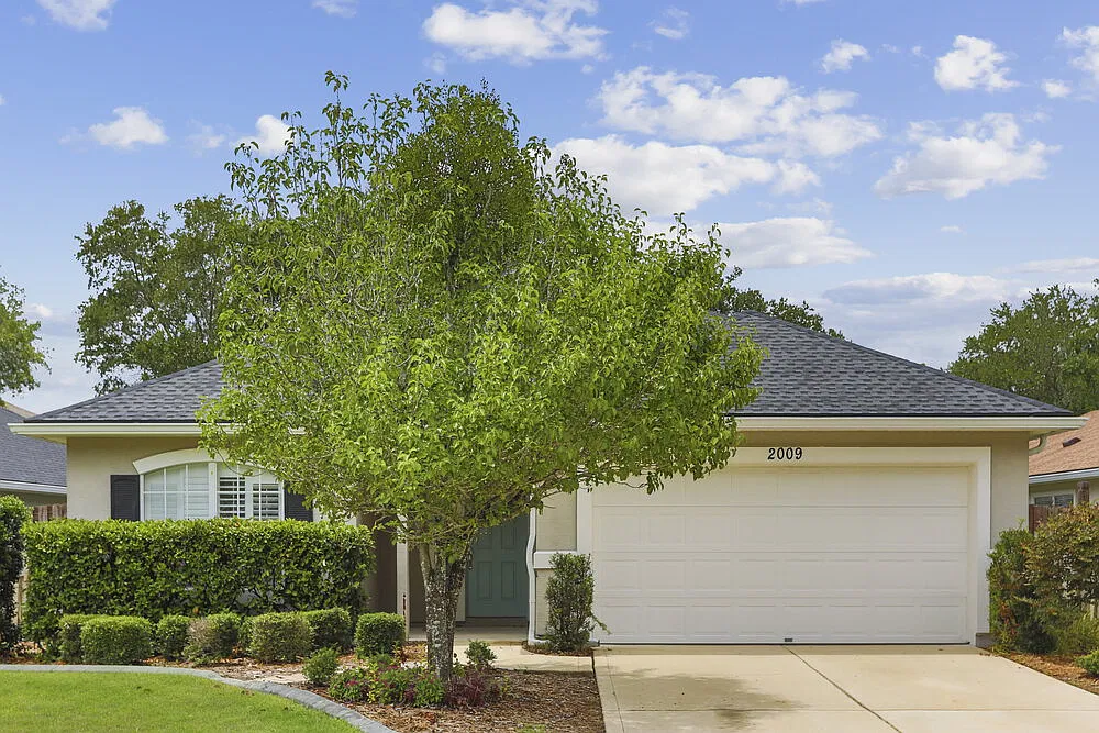 4 bed, 2.0 bath, 1689 sqft, $3,710 — Photo 1