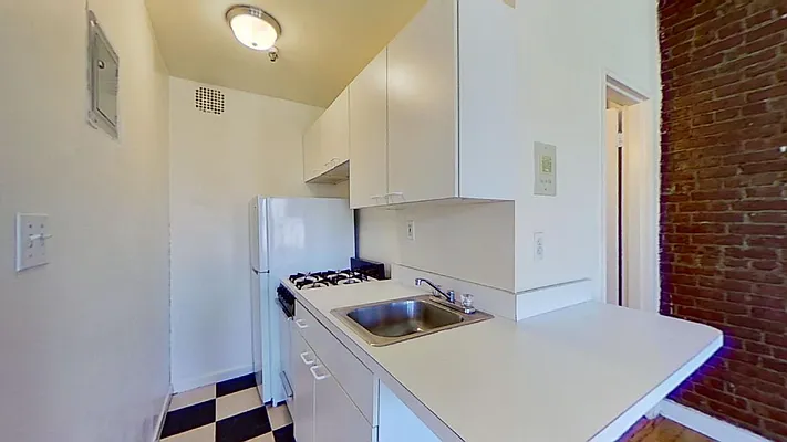 Rented by Bond New York | media 5