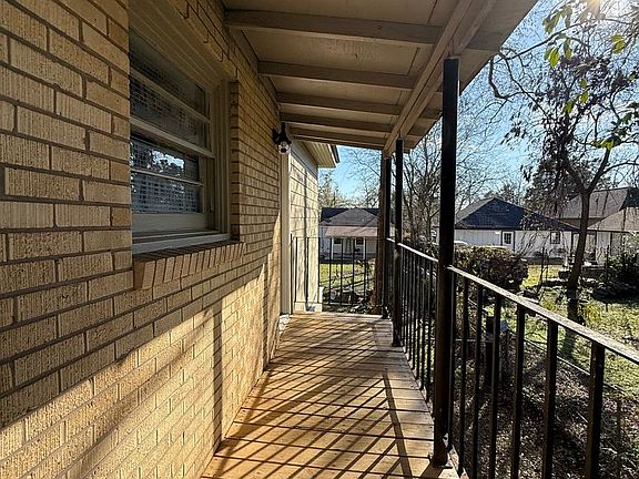 2nd image of 1312-1316 W 1st St #1316-B