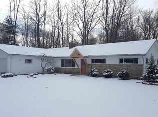 8317 Chagrin Rd, Chagrin Falls, OH 44023