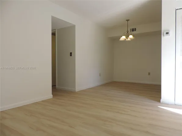 566 NW 114th Ave APT 204, Sweetwater, FL 33172