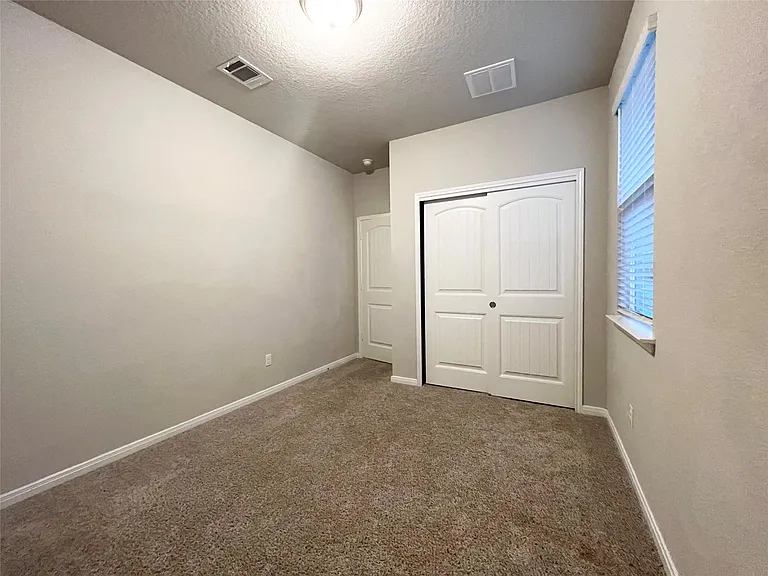 105 Naset Dr — Photo 21