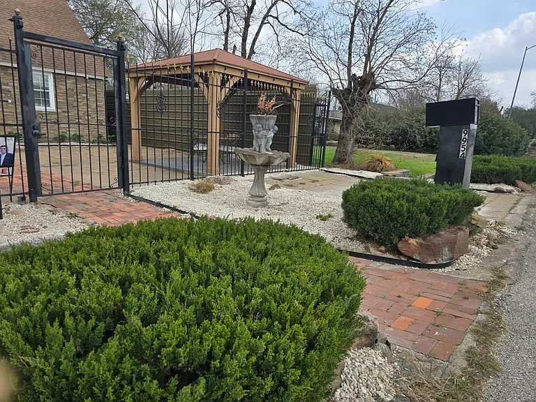 9954 Genard Rd — Photo 8