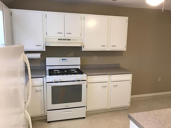 3rd image of 4959 N Main St #B
