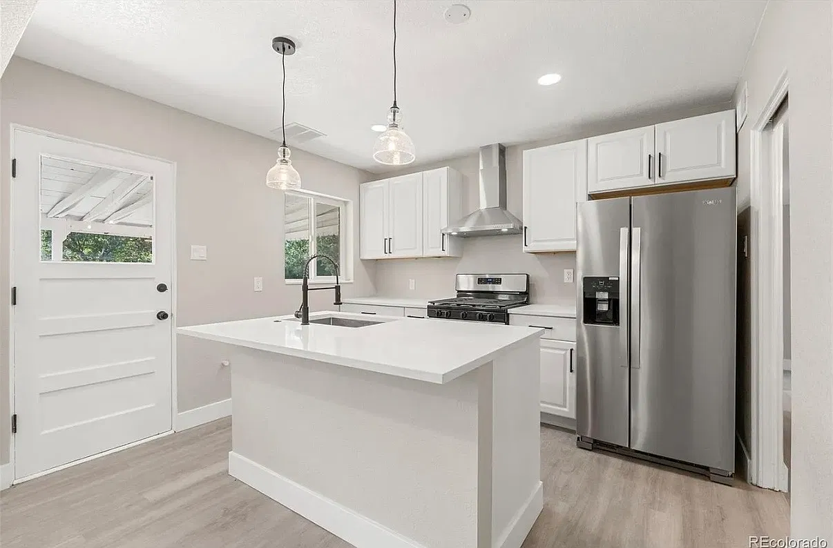 3 bed, 1401 sqft, $2,800 — Photo 3