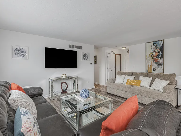 6824 Beagle Dr — Photo 26