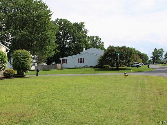 5th image of 101 Lyford Ln