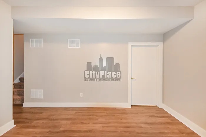 1223 E New York St — Photo 11