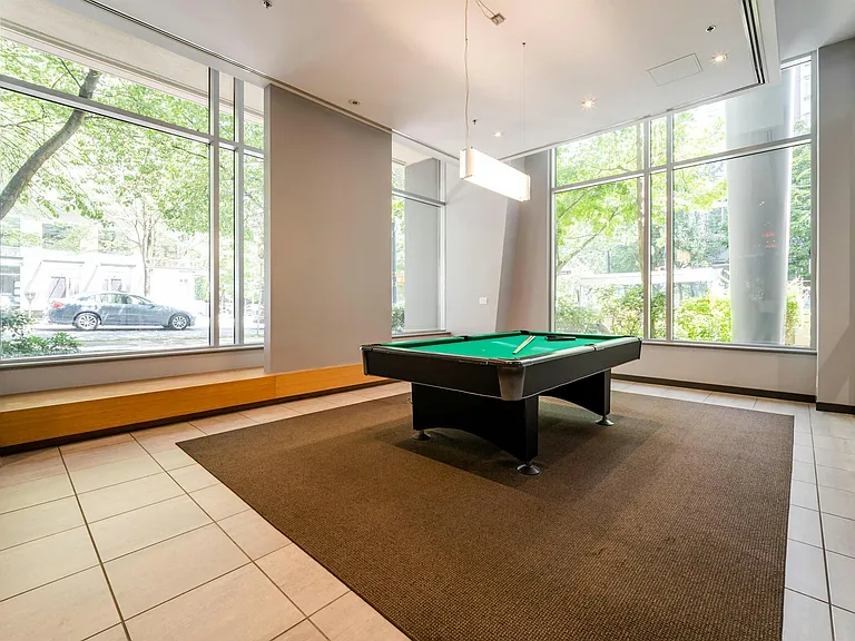 1001 Richards St — Photo 3
