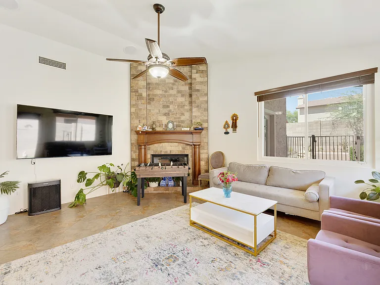 4704 E Weaver Rd — Photo 41