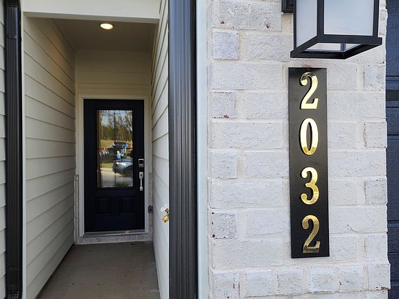 3rd image of 2032 Underwood Dr