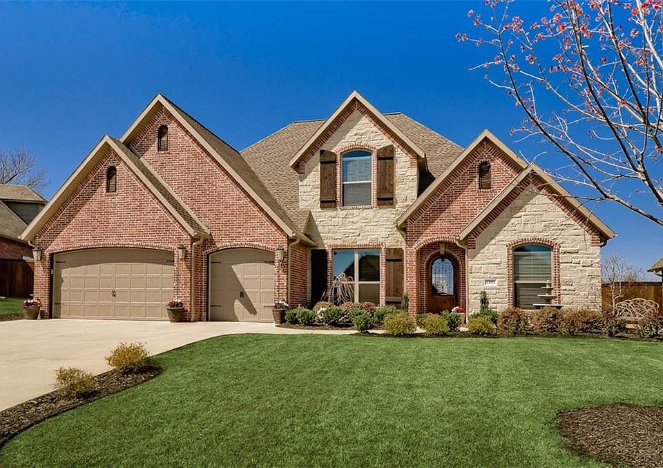 1st image of 4403 NE Green Creek Cv