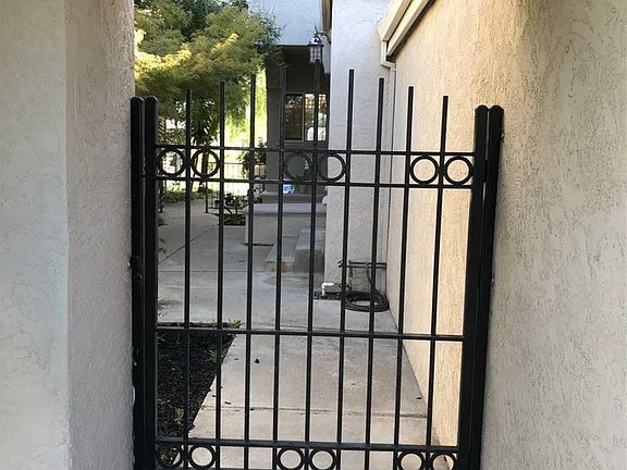4th image of 2683 Cherry Hills Dr
