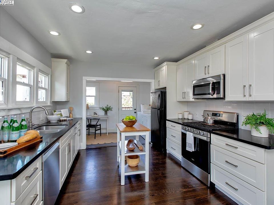1st image of 5514 Laverne Ave