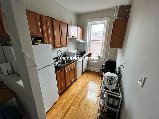 Building Photo - 1185 Commonwealth Ave #14T