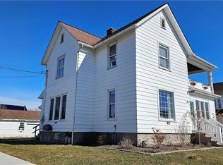 49 State St, Middleport, NY 14105