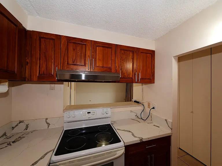430 Keoniana St #1-1114 — Photo 4