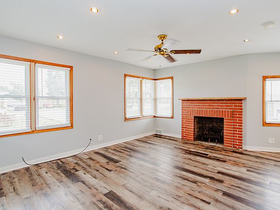 3rd image of 10113 McLean Ave