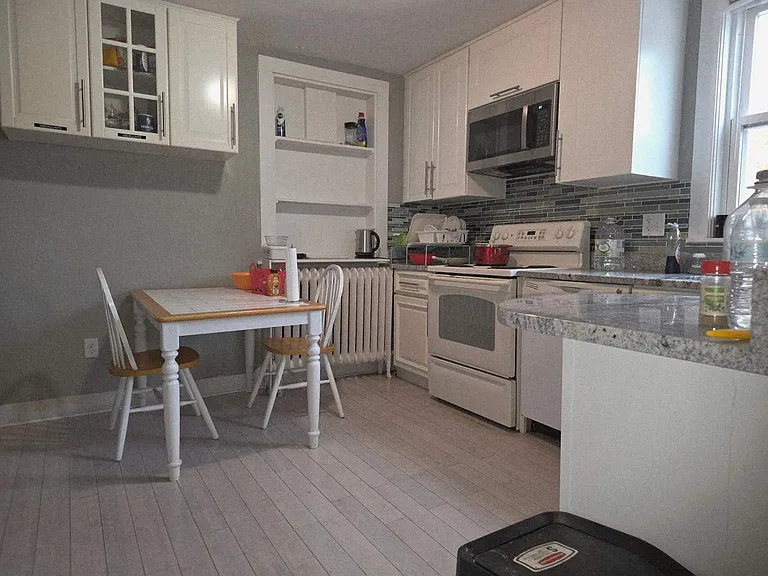 357 Parker St — Photo 18