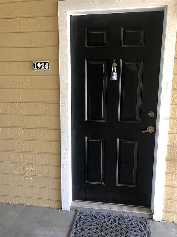 1 bed, 1.0 bath, 627 sqft, $1,300 — Photo 2