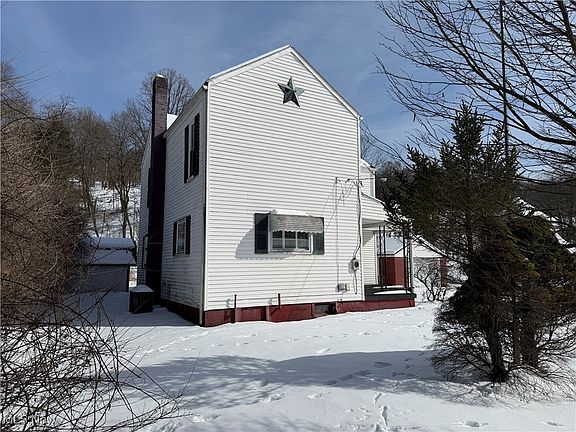 3rd image of 71347 Hall St