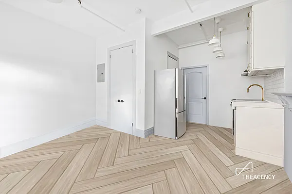 Rented by The Agency | media 8