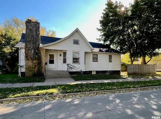 311 N 5th St, Clinton, IA 52732