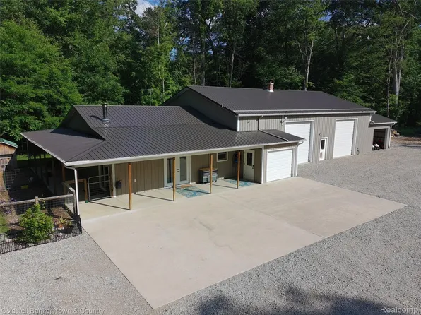 6150 Fleming Rd, Fowlerville, MI 48836