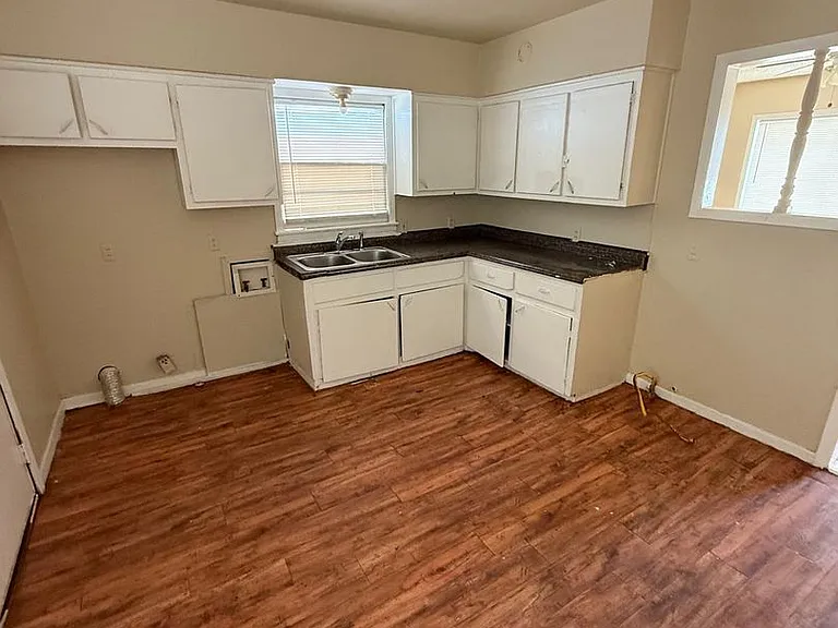 3016 E 3rd Pl — Photo 3