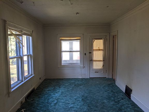 5th image of 842 Lincoln Ave