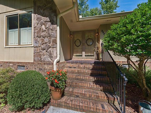 5th image of 3969 Valley Park Dr