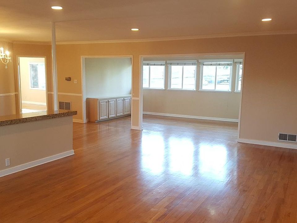 1st image of 349 S Camden Dr